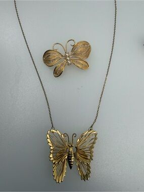 ✨ Vintage 1960s–70s Butterfly Jewelry Set 
G Necklace + Filigree Pearl Brooch